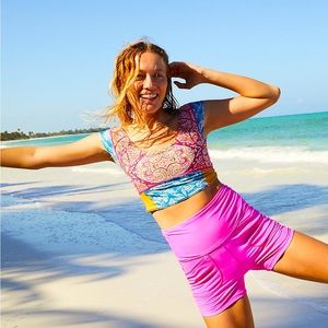 Take A Plunge Printed Crop - NEW NEVER WORE!